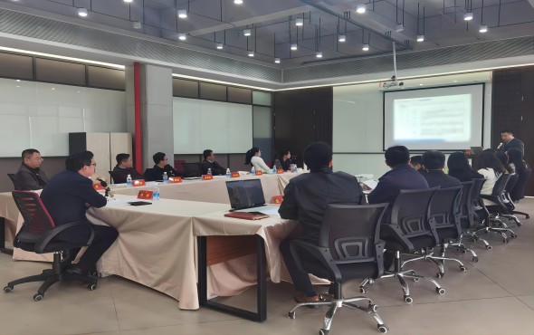 穩(wěn)生產(chǎn) 穩(wěn)市場(chǎng) 穩(wěn)團(tuán)隊(duì) 促發(fā)展  煉石航空召開(kāi)3月生產(chǎn)運(yùn)營(yíng)分析會(huì)